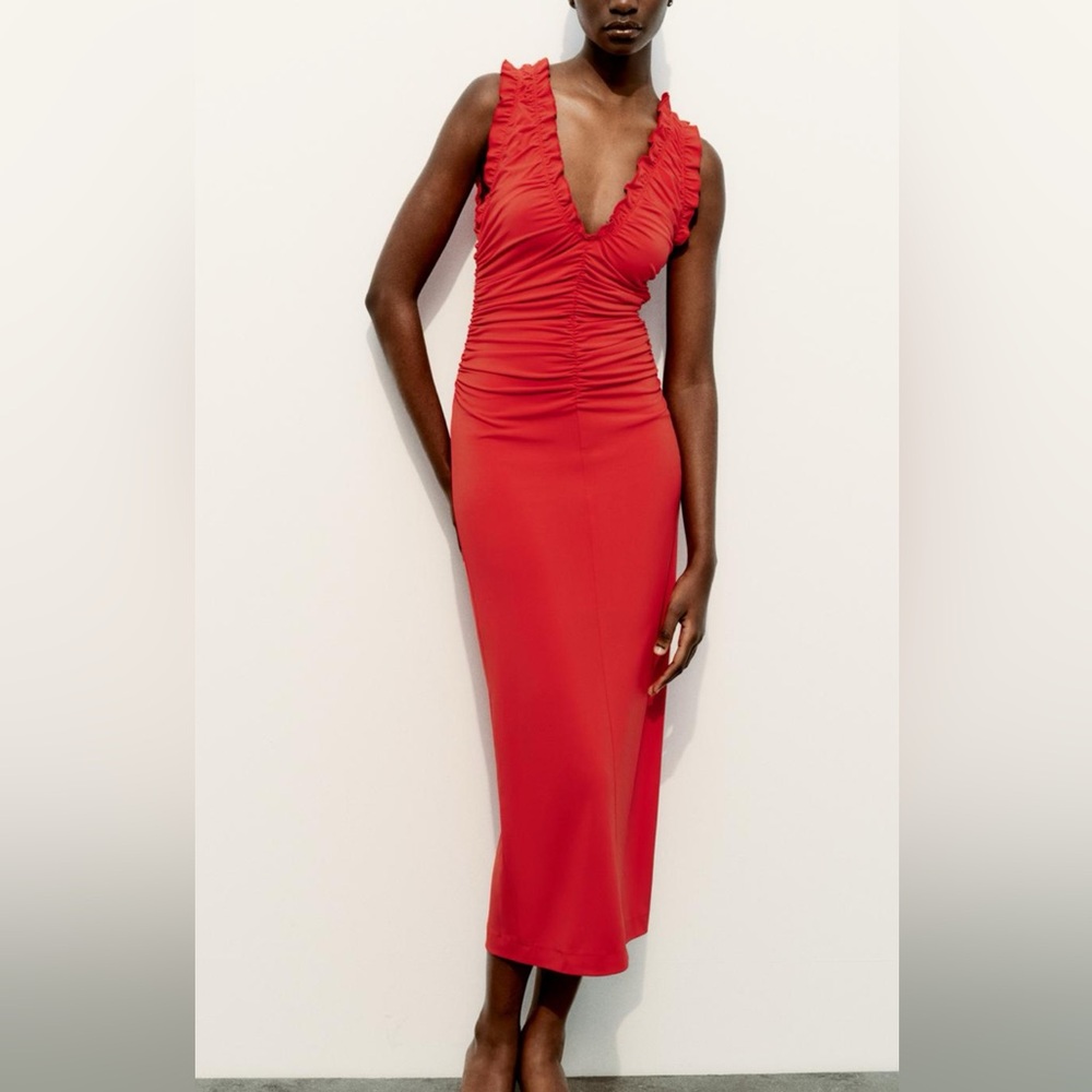 Zara MIDI DRESS WITH RUFFLES
INTENSE RED size small. New without tags